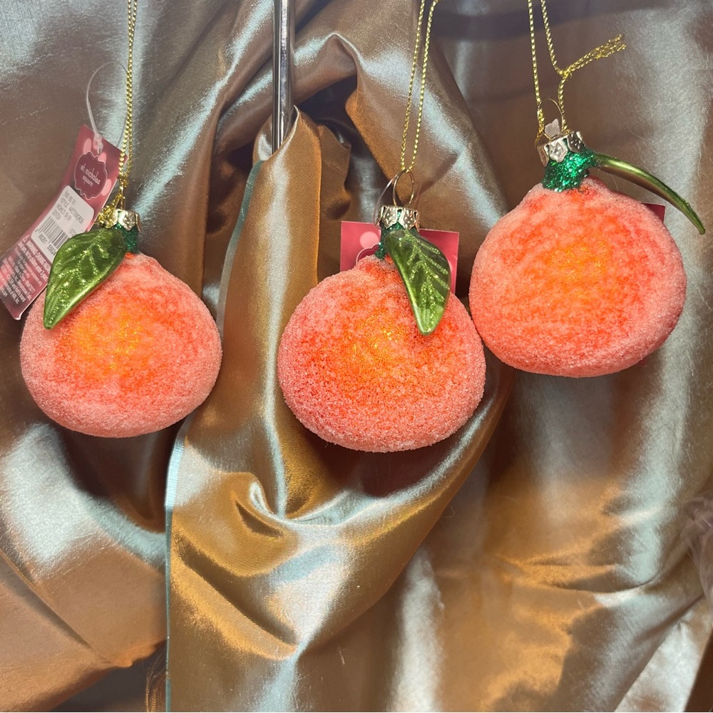 Christmas Ornaments Peach Mandarins Set 3
St.Nicholas Square Glass Festive
